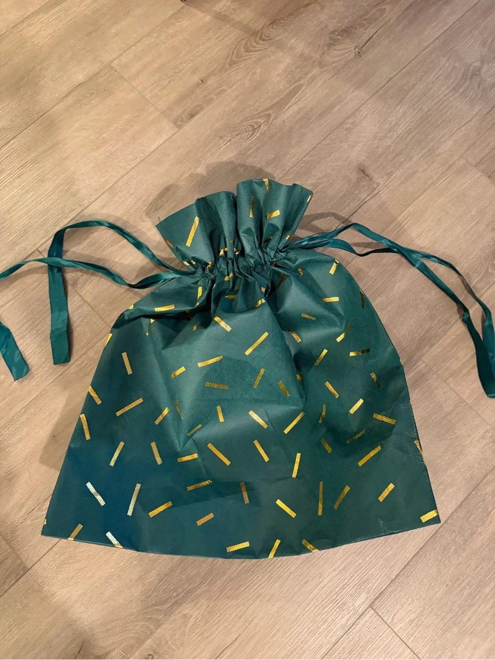 NWT Set of 7 Reusable Fabric Drawstring Gift Bags - Unbranded